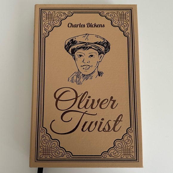 Oliver Twist Charles Dickens Book - Picture 2 of 5